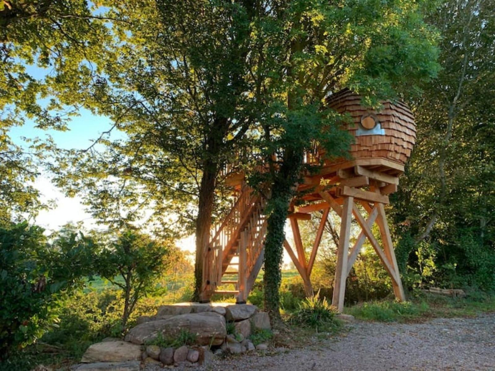 La Ville Es Renais - Ferme Et Maison D'Hotes Insolite إيركي المظهر الخارجي الصورة