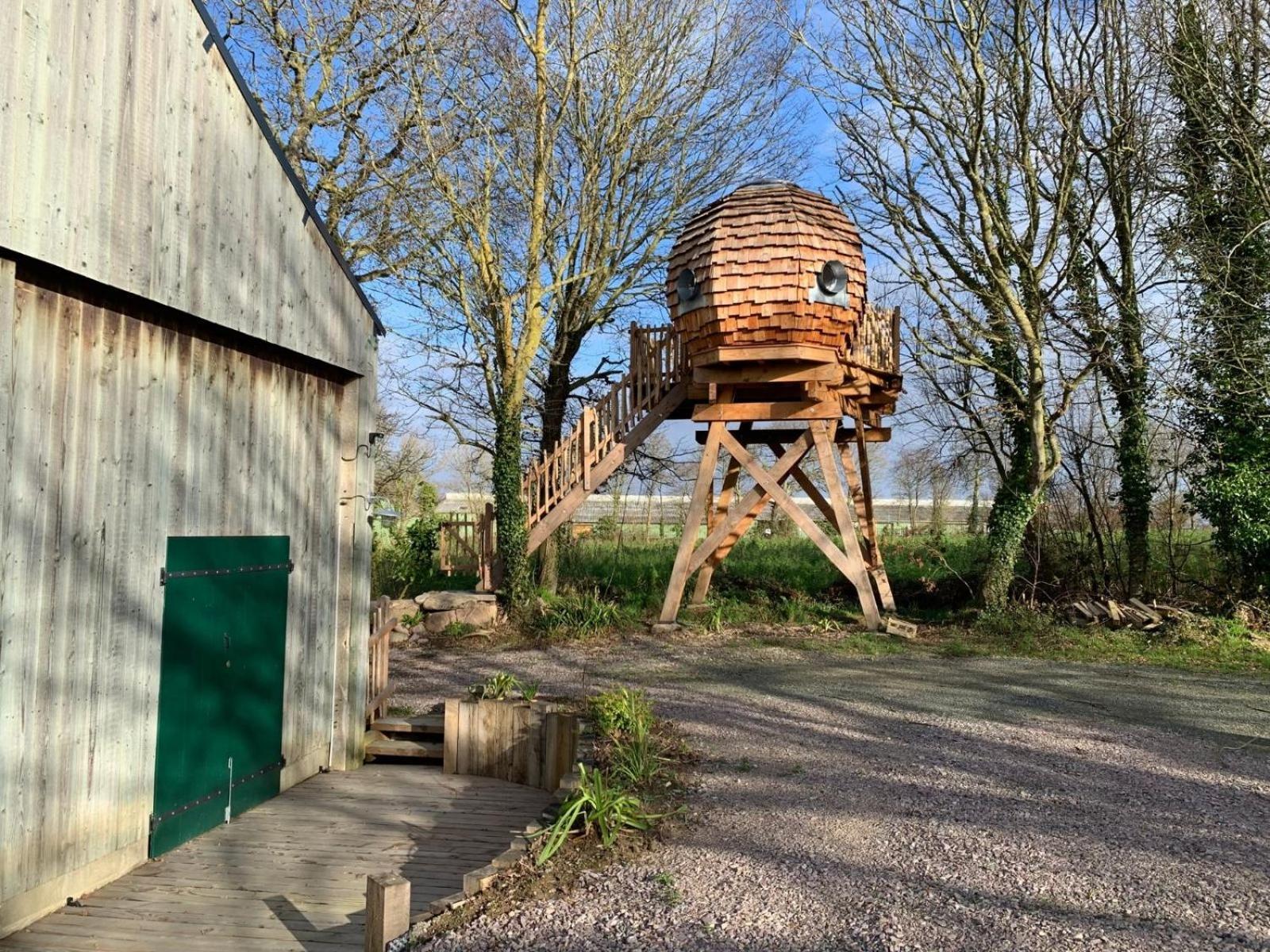 La Ville Es Renais - Ferme Et Maison D'Hotes Insolite إيركي المظهر الخارجي الصورة