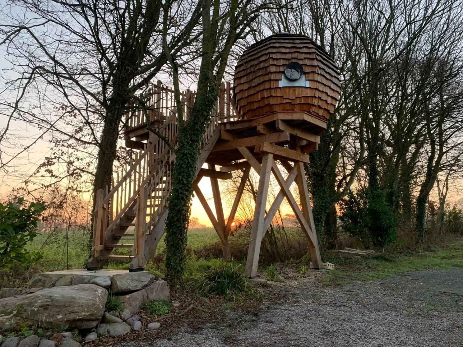 La Ville Es Renais - Ferme Et Maison D'Hotes Insolite إيركي المظهر الخارجي الصورة